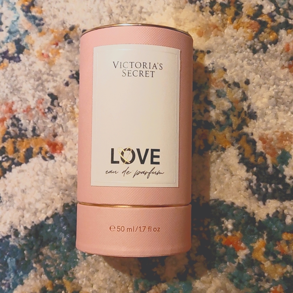 *NEW* - VS  L❤VE 1.7 fl oz